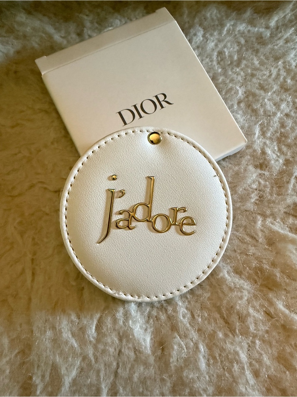 Dior round leather makeup mirror - Picture 2 of 4